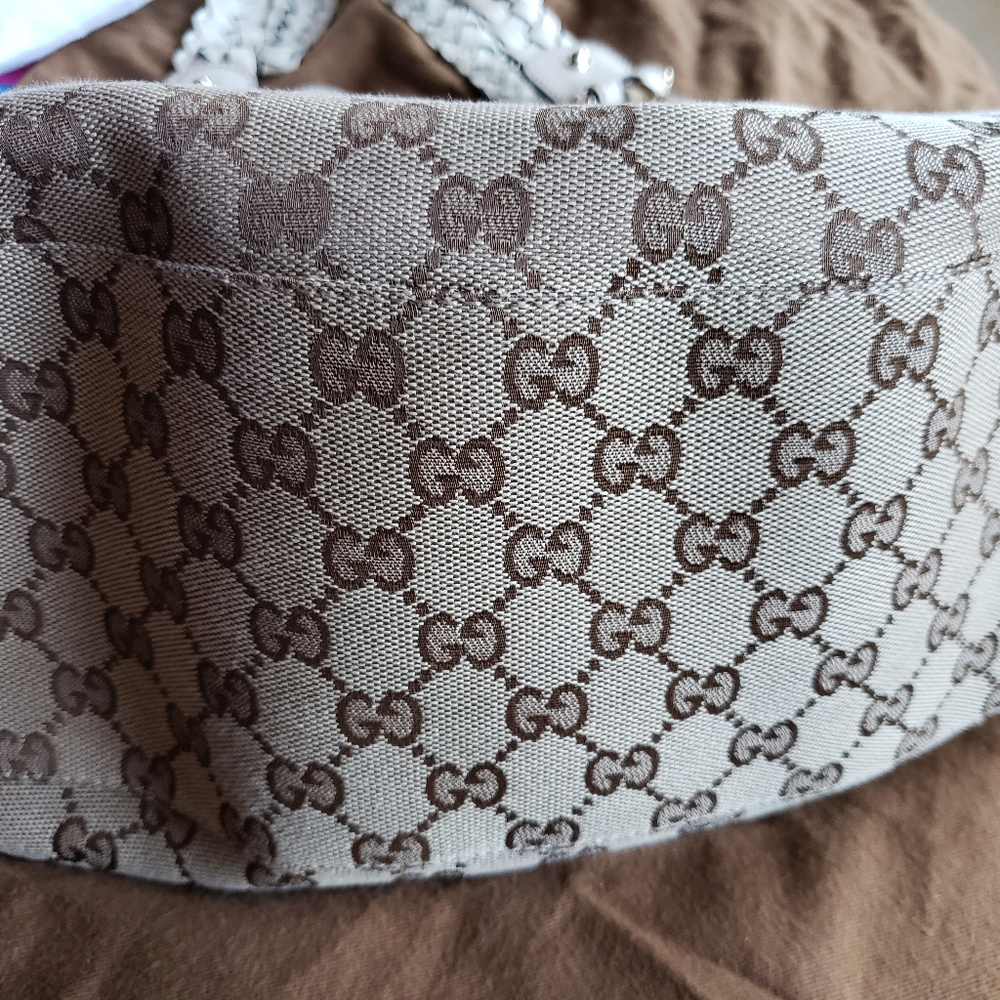 💥💥SOLD💥💥Authentic Gucci Pelham Shoulder Bag - Picture 2 of 5